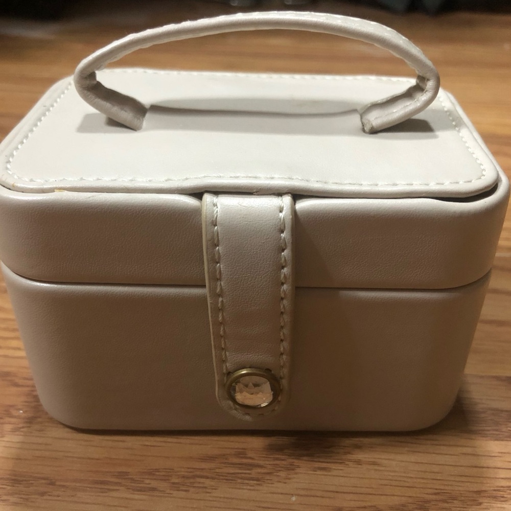 Tuscan Designs Small leather jewelry box light beige Travel size Mirror